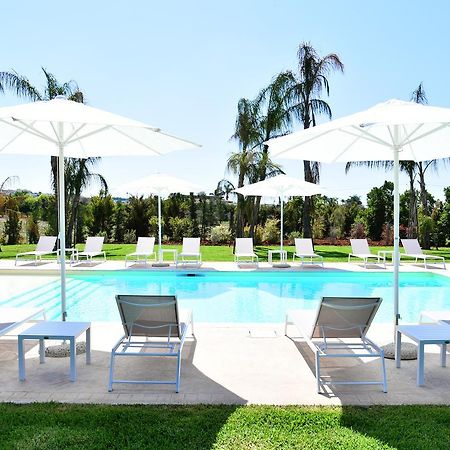 Borgo Fiorito Relais Bed & Breakfast Parabita Bagian luar foto