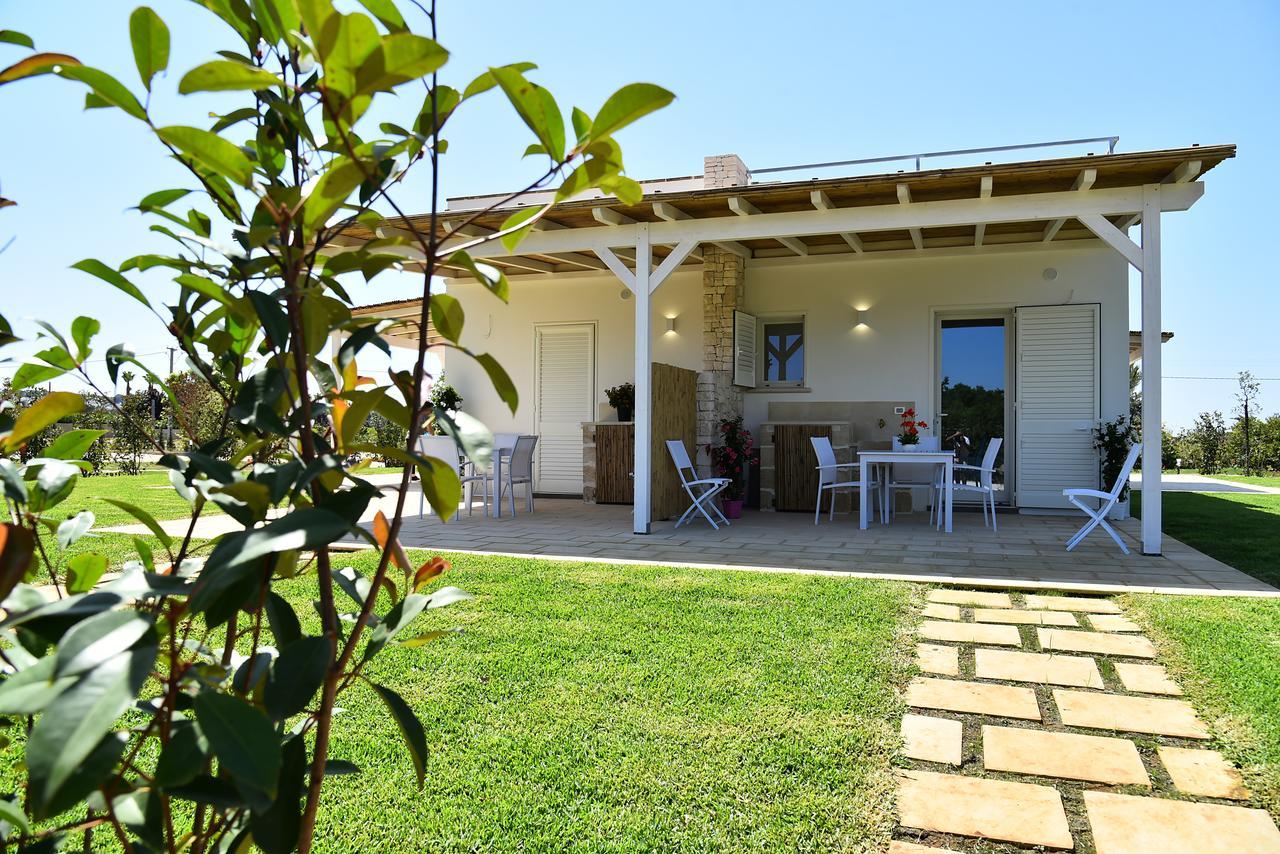 Borgo Fiorito Relais Bed & Breakfast Parabita Bagian luar foto