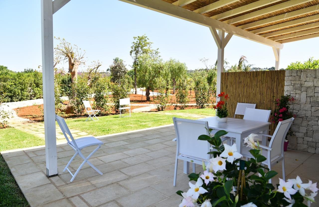 Borgo Fiorito Relais Bed & Breakfast Parabita Bagian luar foto