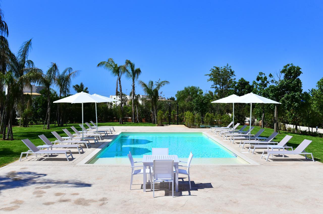 Borgo Fiorito Relais Bed & Breakfast Parabita Bagian luar foto