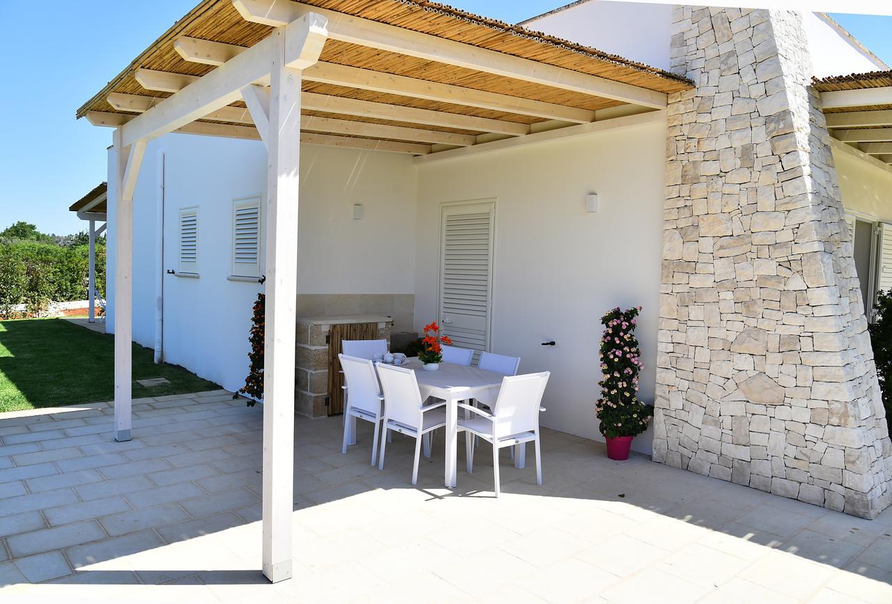 Borgo Fiorito Relais Bed & Breakfast Parabita Bagian luar foto
