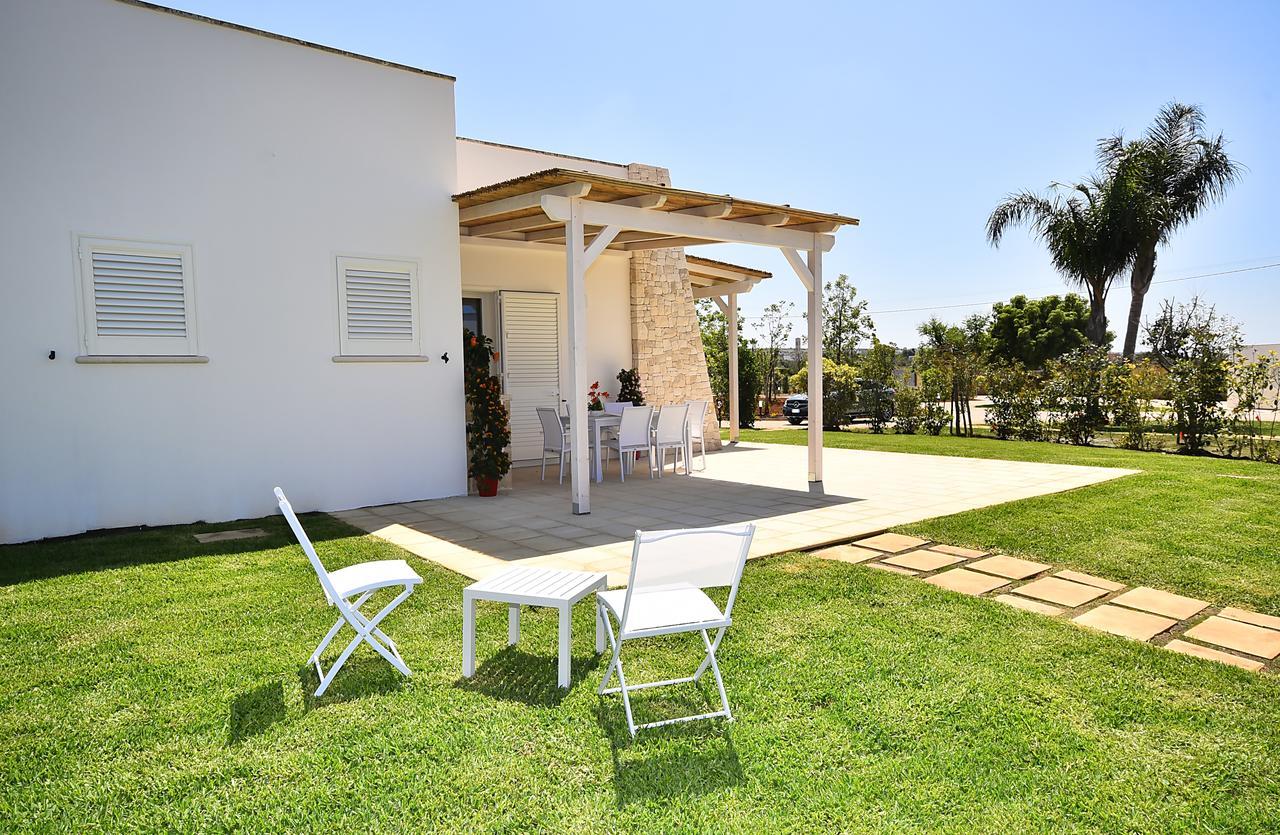 Borgo Fiorito Relais Bed & Breakfast Parabita Bagian luar foto