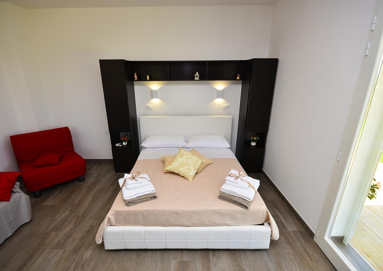 Borgo Fiorito Relais Bed & Breakfast Parabita Bagian luar foto