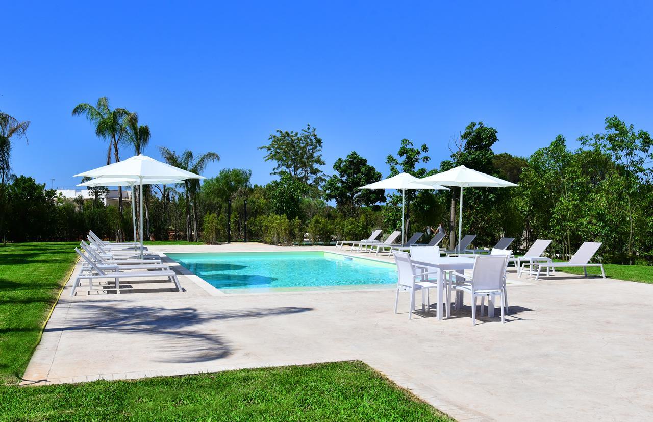 Borgo Fiorito Relais Bed & Breakfast Parabita Bagian luar foto