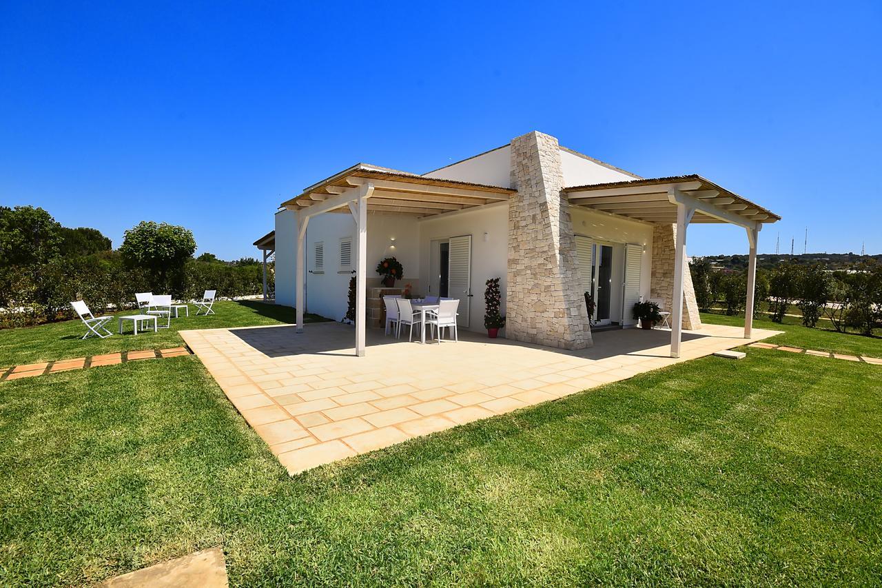 Borgo Fiorito Relais Bed & Breakfast Parabita Bagian luar foto