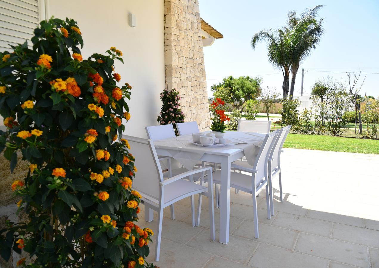 Borgo Fiorito Relais Bed & Breakfast Parabita Bagian luar foto