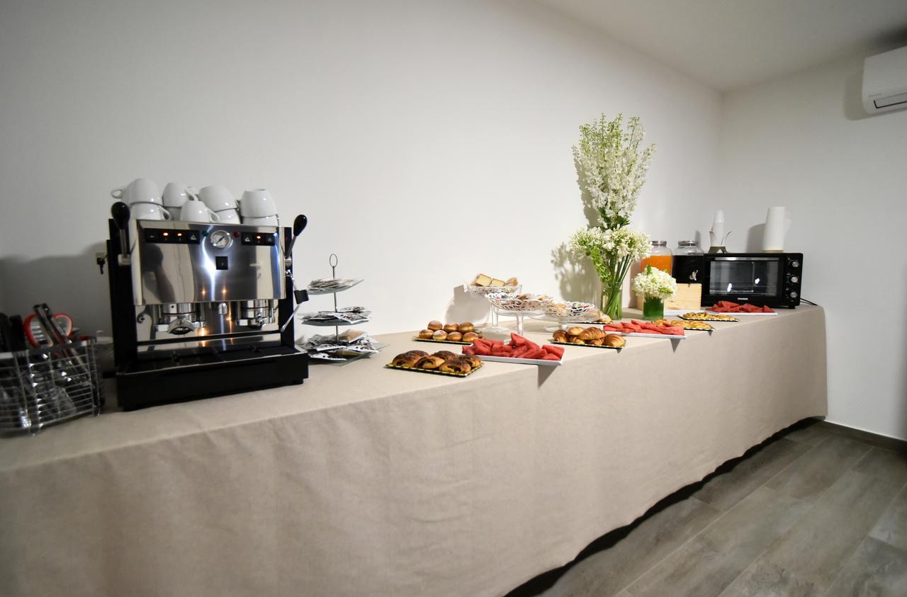 Borgo Fiorito Relais Bed & Breakfast Parabita Bagian luar foto