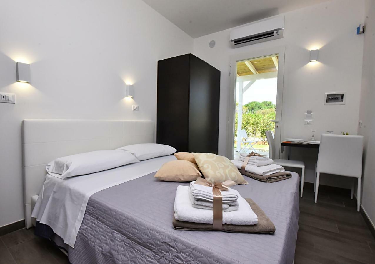 Borgo Fiorito Relais Bed & Breakfast Parabita Bagian luar foto
